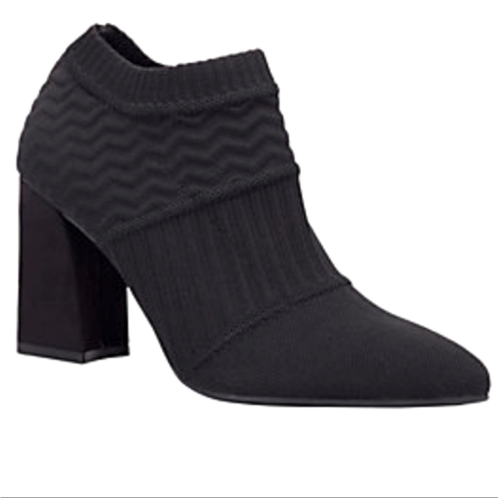 IMPO Knitt black ankle bootie. Sz.8.5 like new